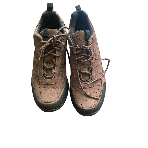 L.L. Bean Waterproof Vertigrip Hiking outdoor sneakers - Picture 2 of 15